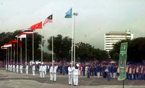 SEA_PG_02-07_09_2001_FLAG_02022016