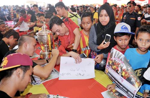 SG011_18122015_PIALA