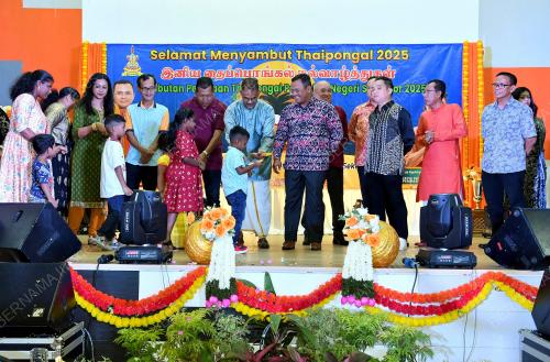 DATUK SERI AMIRUDIN SHARI