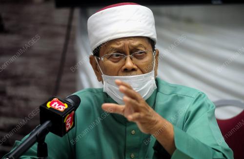 AHMAD AWANG