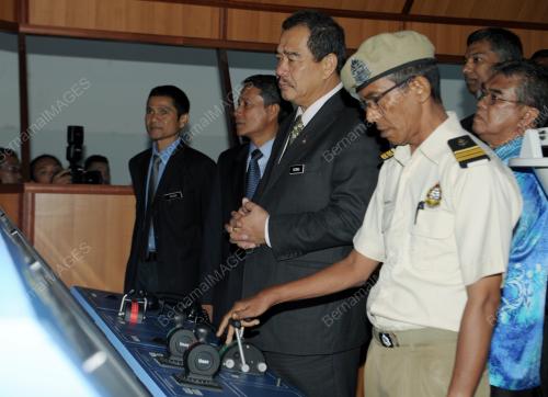 SG01_01112012_HARI_MARITIM