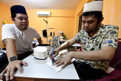KITAR SEMULA SONGKOK LAMA DAN ROSAK