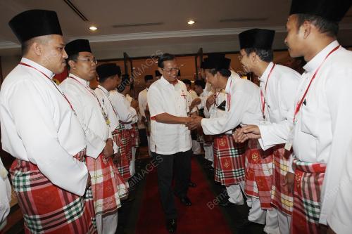 DATUK AHMAD SHABERY CHEEK