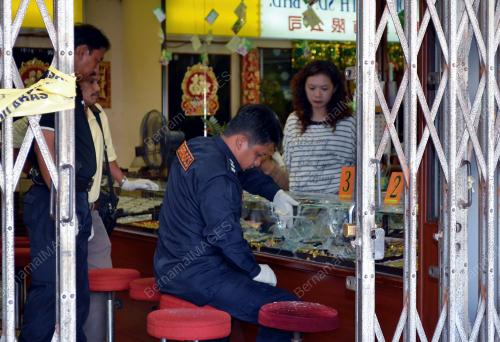 ROMPAKAN KEDAI EMAS DI KLANG