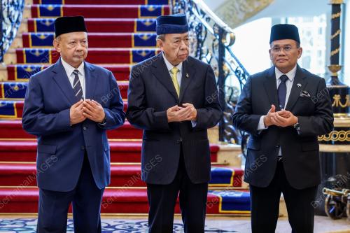 SULTAN SHARAFUDDIN IDRIS SHAH