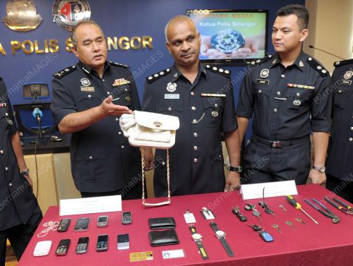 PC ROMPAKAN KERETA DAN CULIK