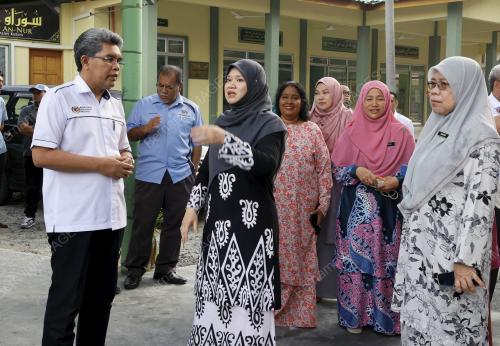 FADHLINA SIDEK