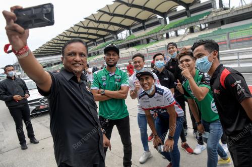 DATUK SERI REEZAL MERICAN NAINA MERICAN