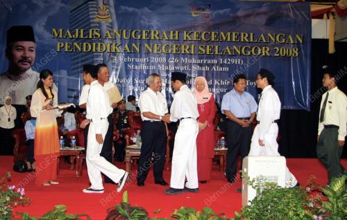 MOHAMAD KHIR TOYO