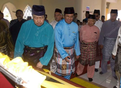 SULTAN SHARAFUDDIN IDRIS SHAH