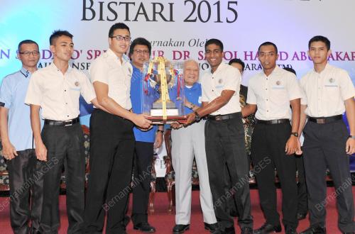 SG01_04102015_KARNIVAL