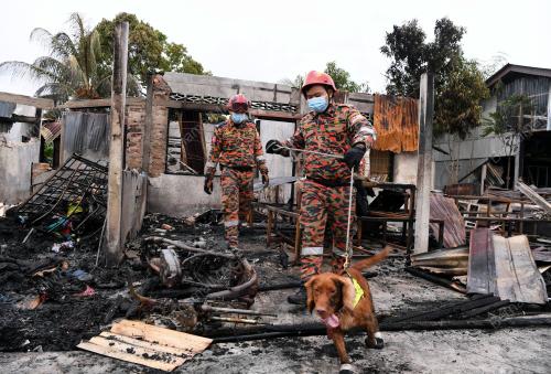 LIMA RENTUNG DALAM KEBAKARAN