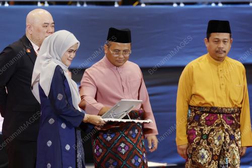 DATUK SERI AMIRUDIN SHARI