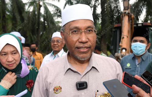 MAJLIS PECAH TANAH KOMPLEKS PENDIDIKAN YAPIS