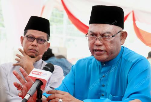 TAN SRI NOH OMAR