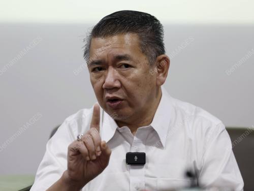 DATUK SERI SALAHUDDIN AYUB