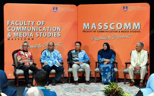 PERASMIAN DAN PENUTUPAN FESTIVAL KOMUNIKASI DAN MEDIA