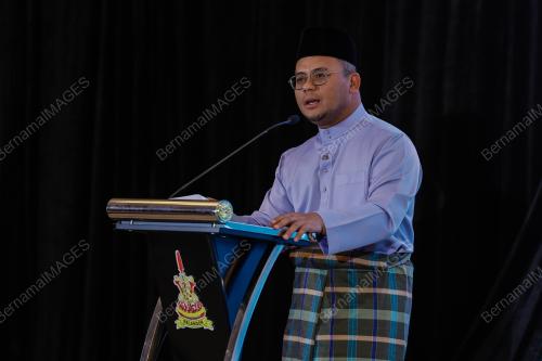 DATUK SERI AMIRUDIN SHARI