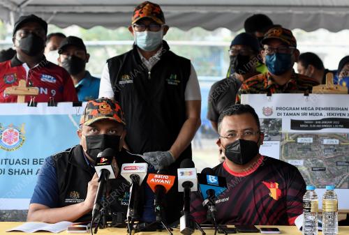 DATUK SERI REEZAL MERICAN NAINA MERICAN