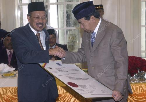 SULTAN SHARAFUDDIN IDRIS