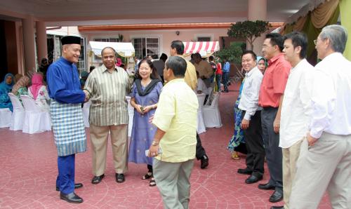 RUMAH TERBUKA