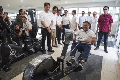 DATUK SERI AMIRUDIN SHARI