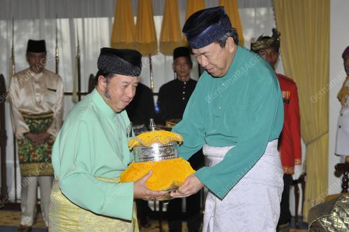 SULTAN SALAHUDDIN IDRIS SHAH