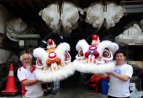 TEMPAHAN PATUNG TARIAN SINGA KETIKA PKP
