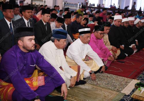 SG01_09082019_AGONG_SOLAT_BN201908067277
