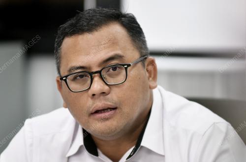 DATUK SERI AMIRUDIN SHARI