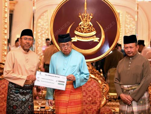 SULTAN SHARAFUDDIN IDRIS SHAH