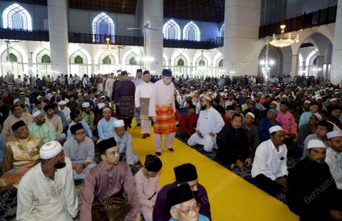 SULTAN SHARAFUDDIN IDRIS SHAH