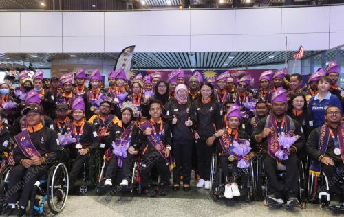 DATUK SERI DR WAN AZIZAH WAN ISMAIL