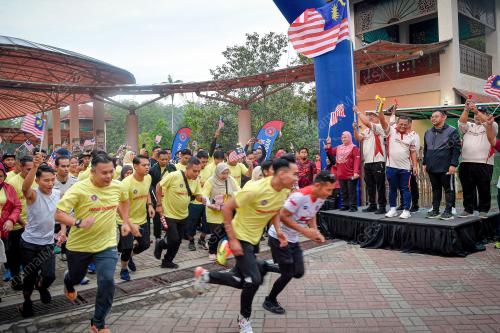 DATUK SERI AMIRUDIN SHARI