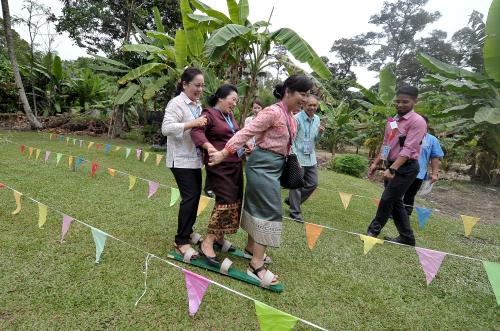 SG01_10092015_SPOUSE