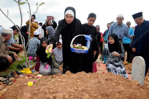 SG01_10112013_TV_AL_HIJRAH