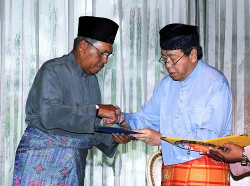 SULTAN SHARAFUDDIN IDRIS SHAH