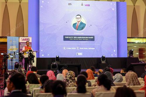 DATUK SERI AMIRUDIN SHARI