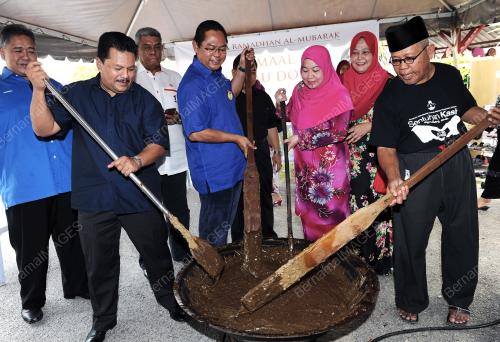 SG01_11082012_MAJLIS_DODOL