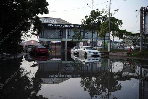 FENOMENA AIR LAUT PASANG BESAR