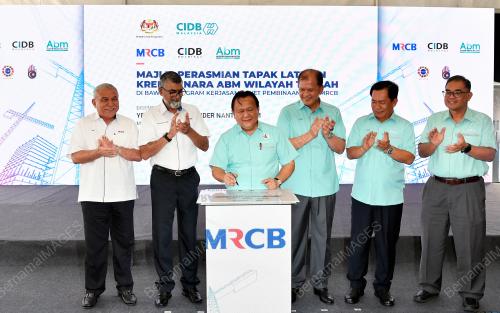 DATUK ALEXANDER NANTA LINGGI