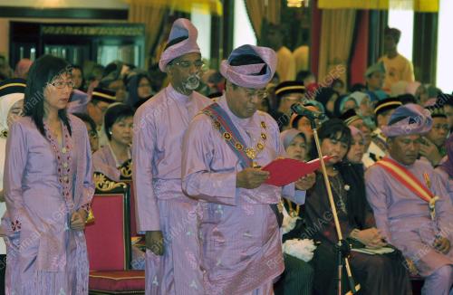 SULTAN SHARAFUDDIN IDRIS SHAH
