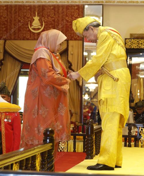 SULTAN SHARAFUDDIN IDRIS SHAH