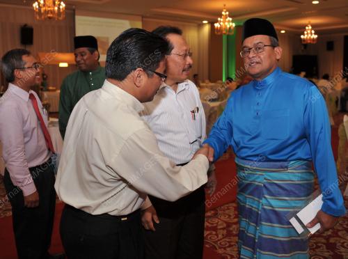 SG01_12082015_LZS_AIDILFITRI