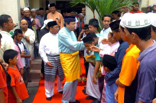 SULTAN SHARAFUDDIN IDRIS SHAH