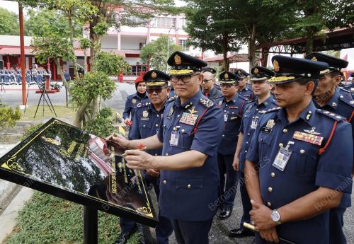 DATUK SERI MOHAMMAD HAMDAN WAHID
