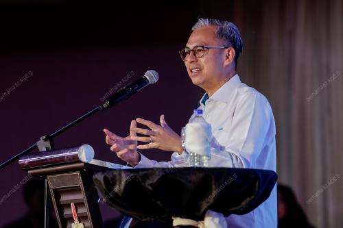 DATUK FAHMI FADZIL