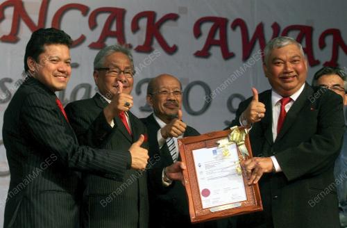 DATUK HASAN MALEK
