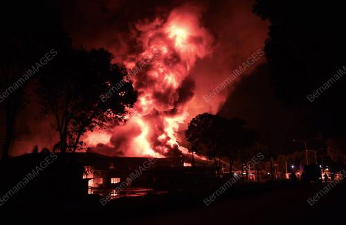 SG01_13042019_KILANG_TERBAKAR