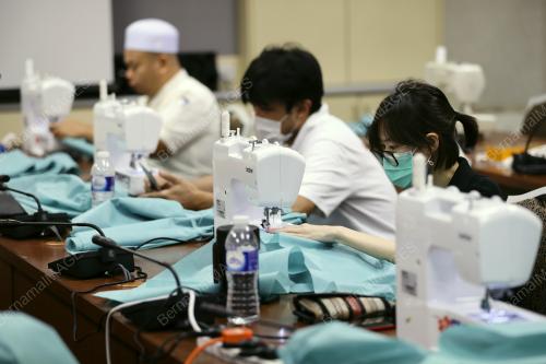 PPE BAGI PETUGAS BARISAN HADAPAN
